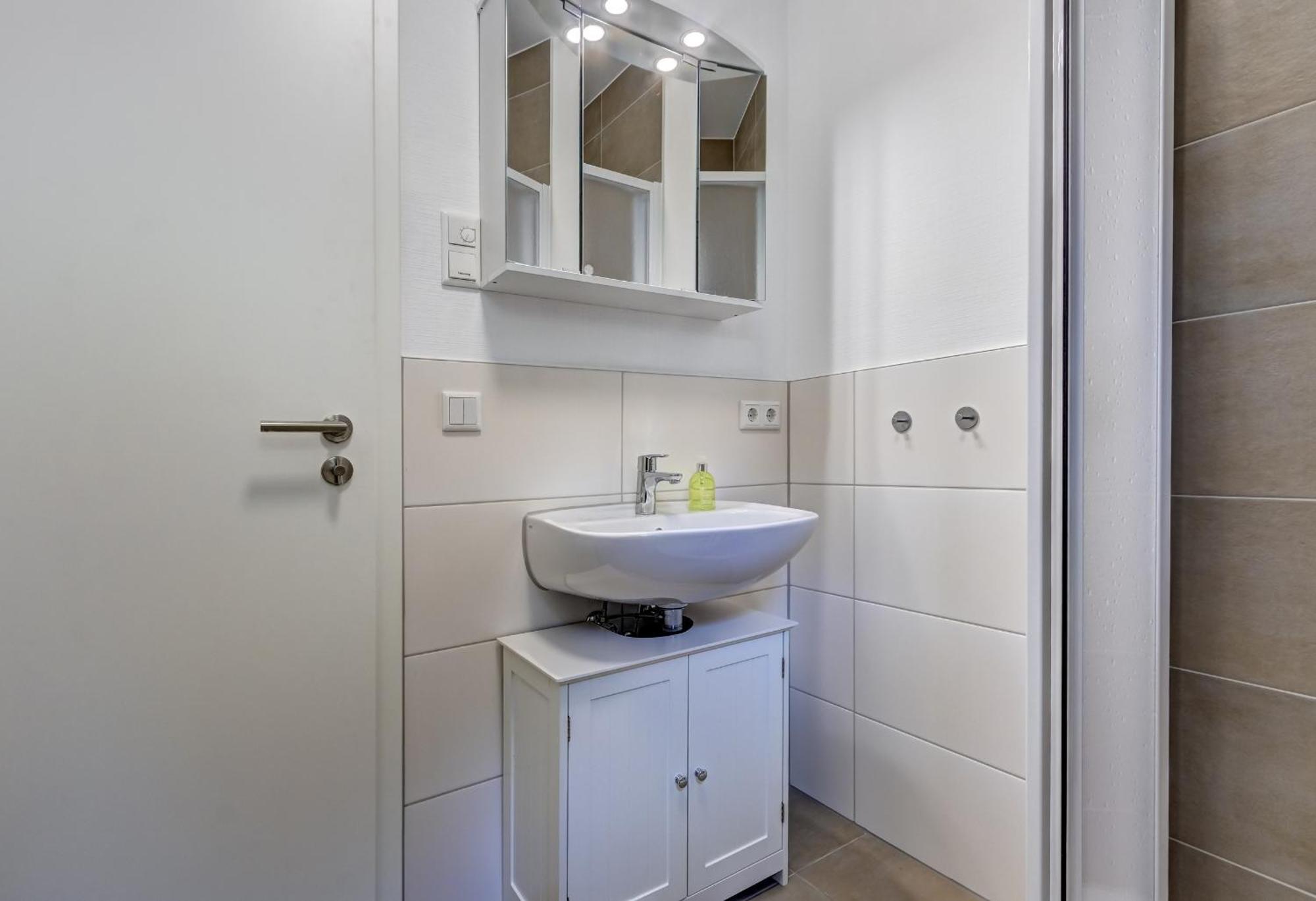 Haus Strandkoerv Mit Fass-Sauna Loddin Luaran gambar