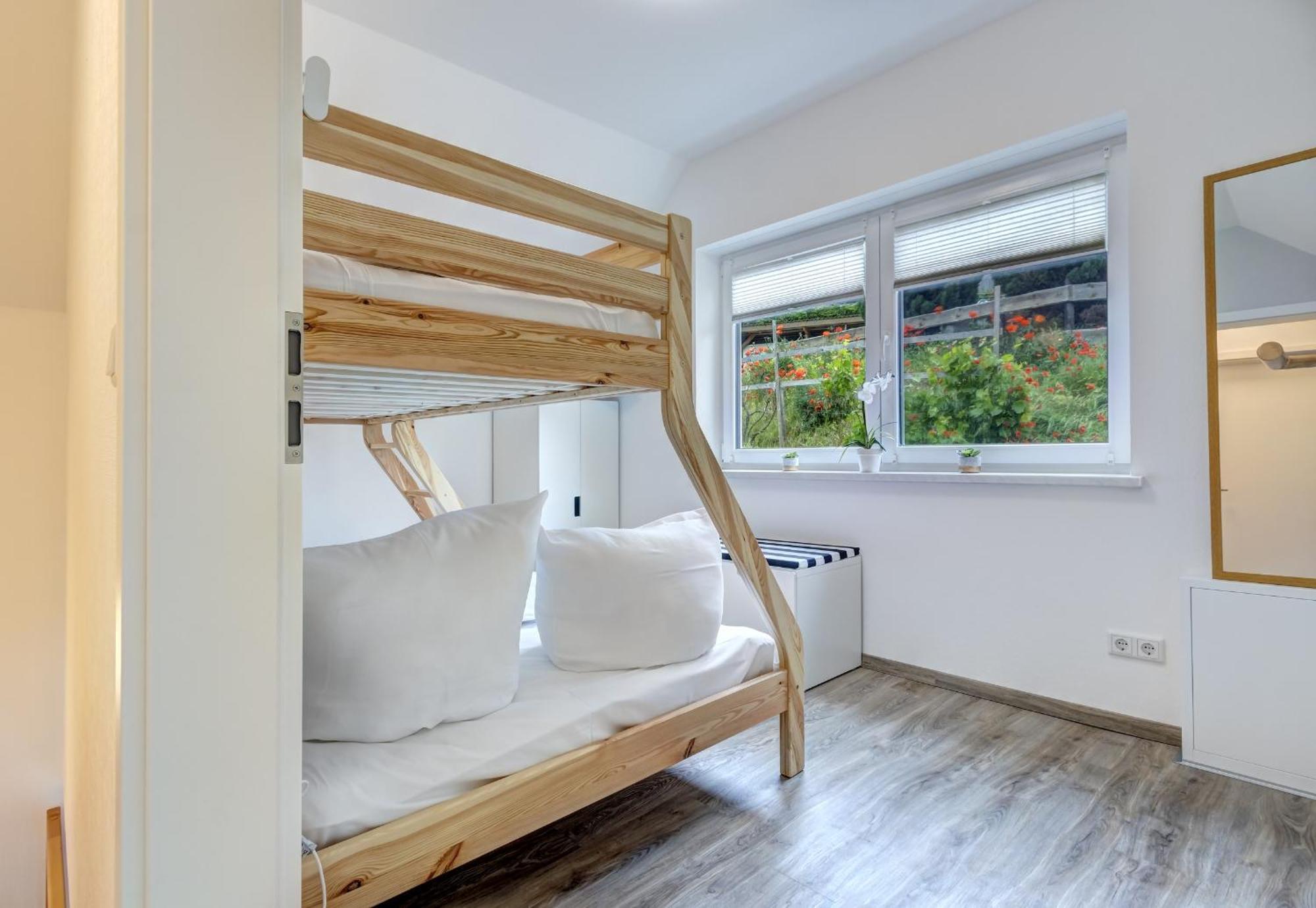 Haus Strandkoerv Mit Fass-Sauna Loddin Luaran gambar