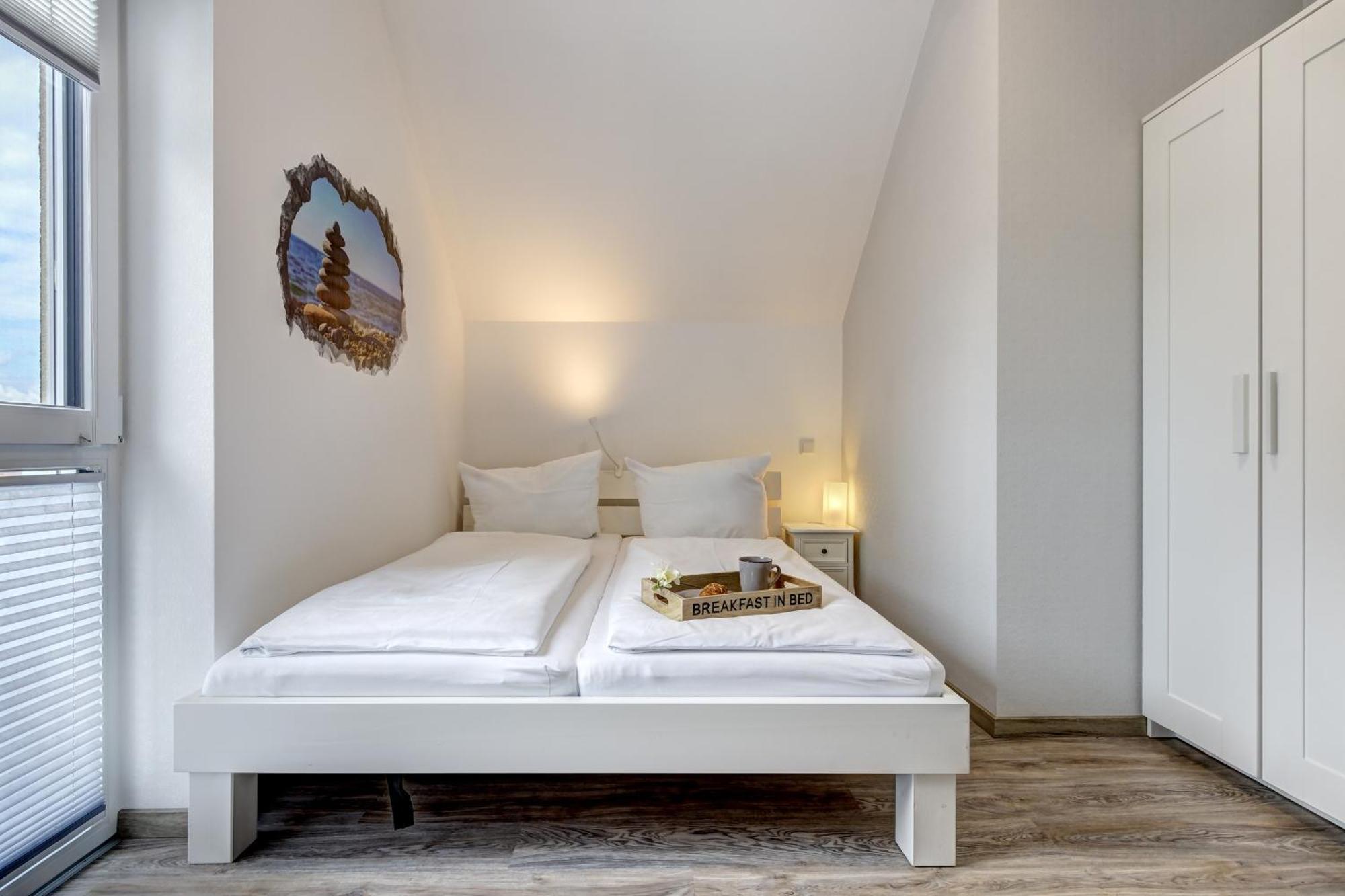 Haus Strandkoerv Mit Fass-Sauna Loddin Luaran gambar