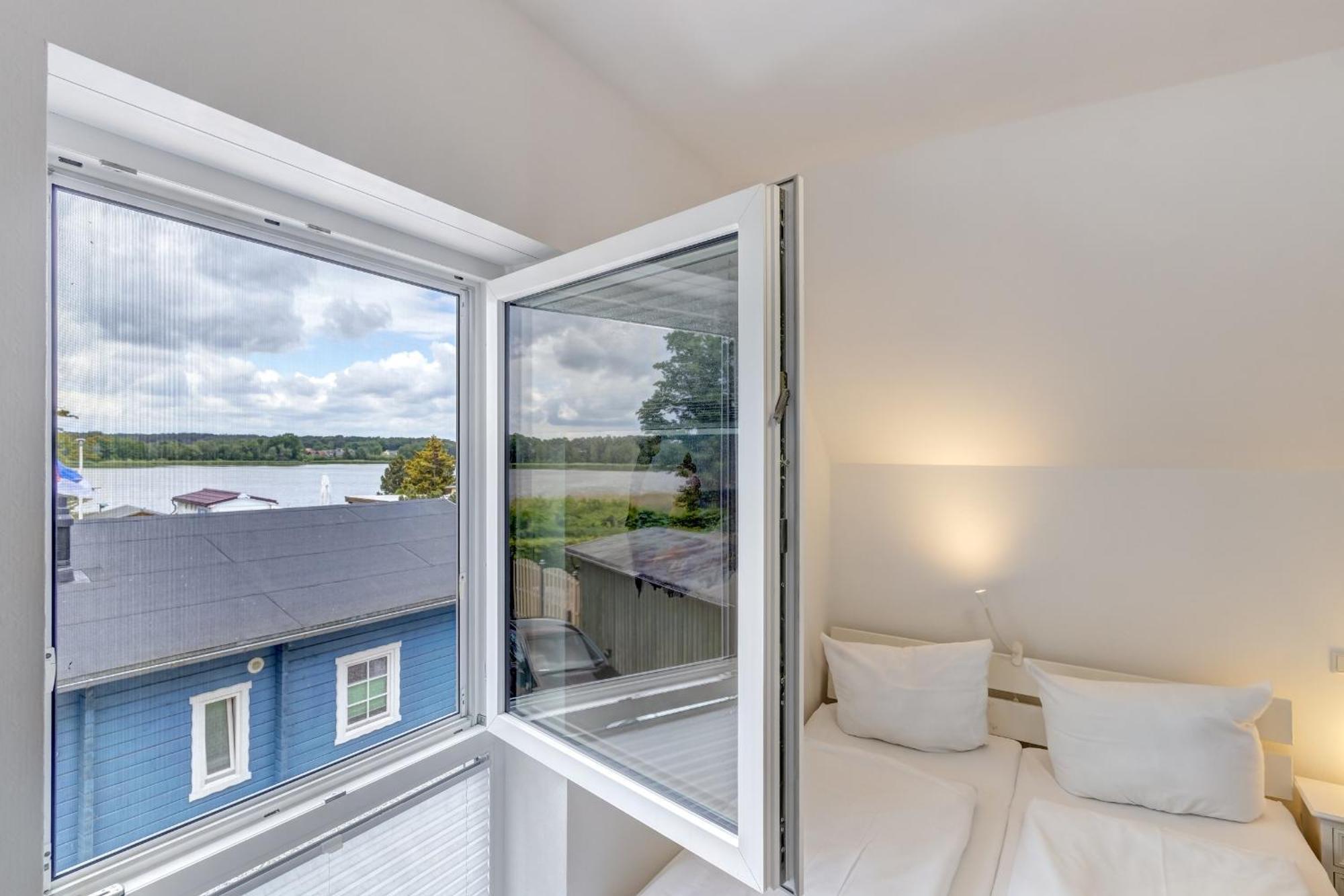 Haus Strandkoerv Mit Fass-Sauna Loddin Luaran gambar