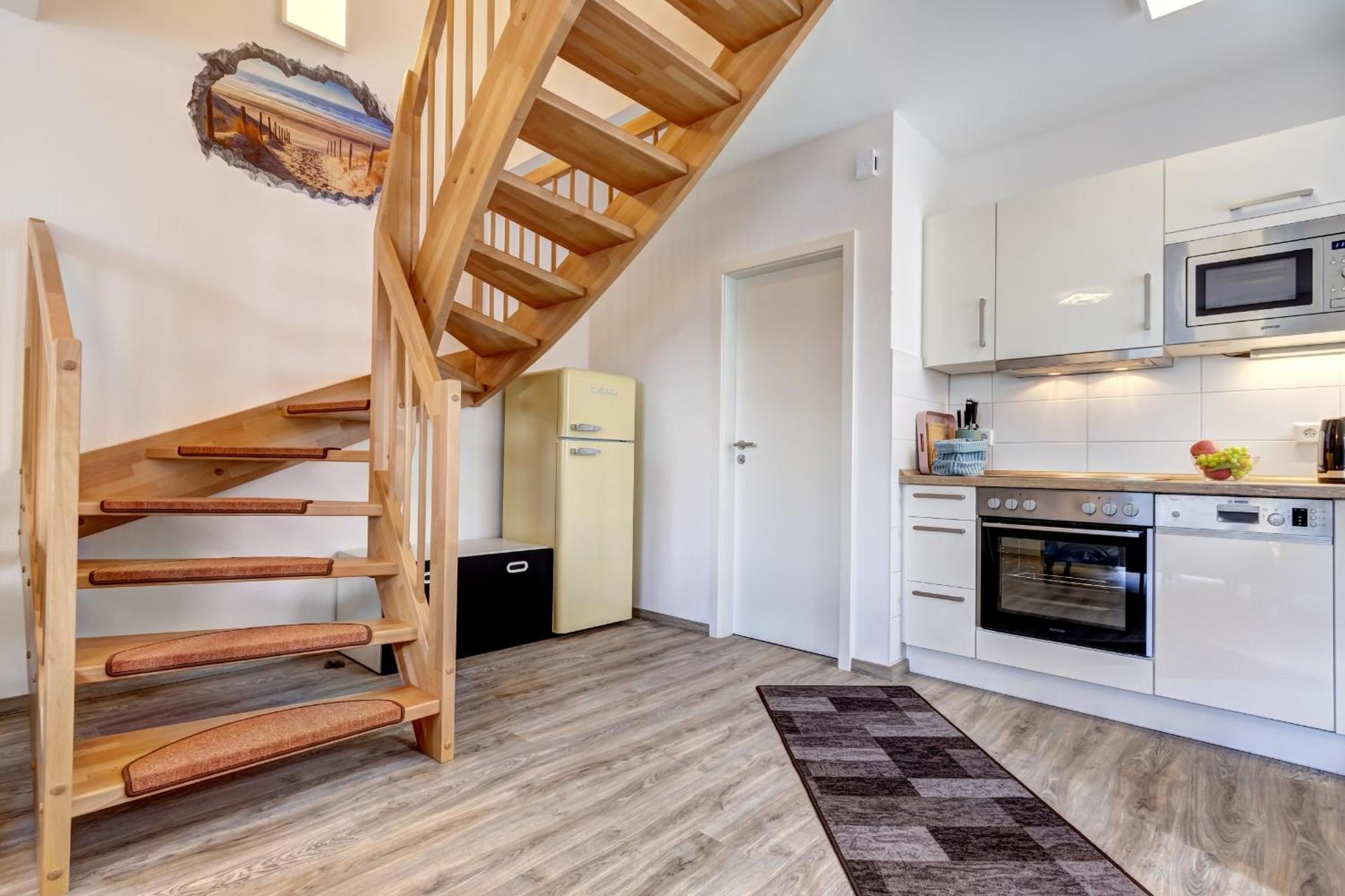 Haus Strandkoerv Mit Fass-Sauna Loddin Luaran gambar